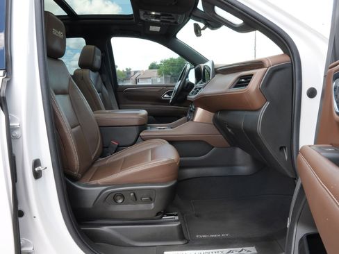 Used 2022 Chevrolet Tahoe High Country RWD image 28