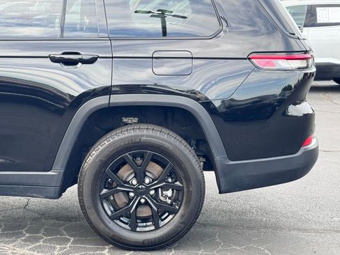 Used 2024 Jeep Grand Cherokee L Laredo image 41