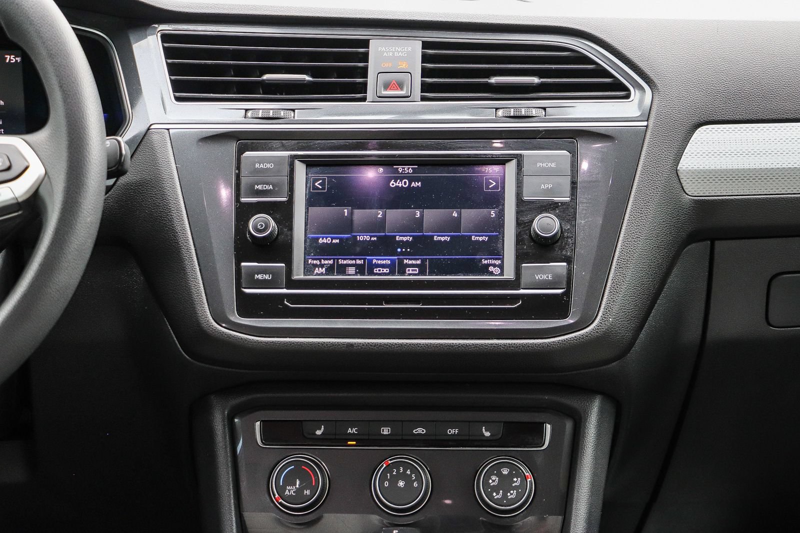 Used 2022 Volkswagen Tiguan S FWD image 14