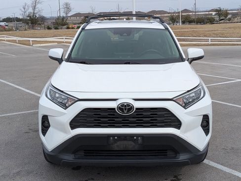 Used 2020 Toyota RAV4 XLE w/ Convenience Package image 2