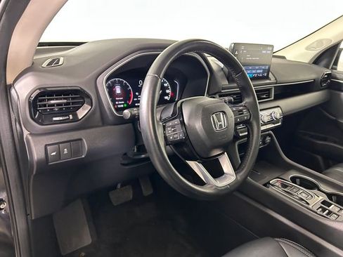 Used 2024 Honda Pilot Touring image 14
