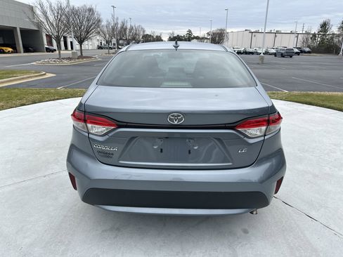 Used 2021 Toyota Corolla LE image 9