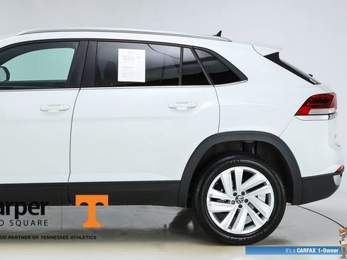 Used 2023 Volkswagen Atlas Cross Sport SE w/ Panoramic Sunroof Package image 4