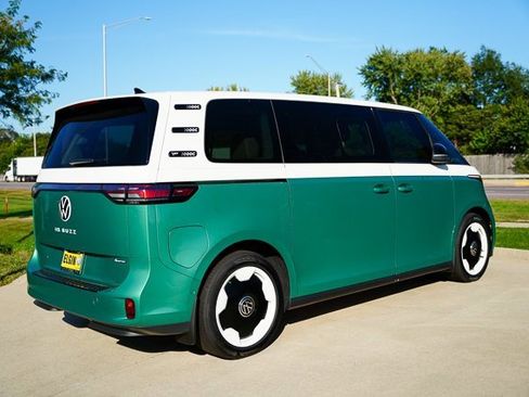 New 2025 Volkswagen ID. Buzz 1st Edition image 38