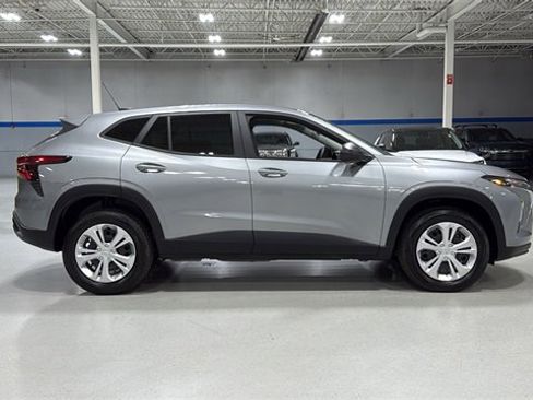 Used 2024 Chevrolet Trax LS image 3