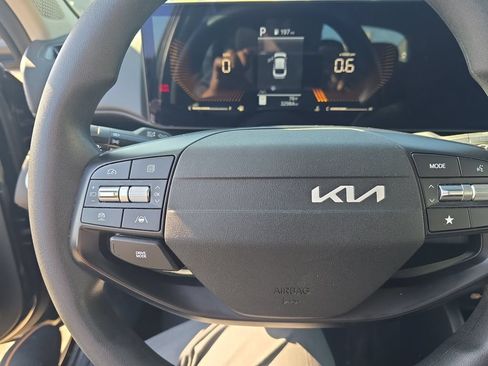Used 2025 Kia K4 FWD image 13