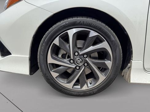 Used 2018 Toyota Corolla iM w/ Carpet Mat Package (TMS) image 9