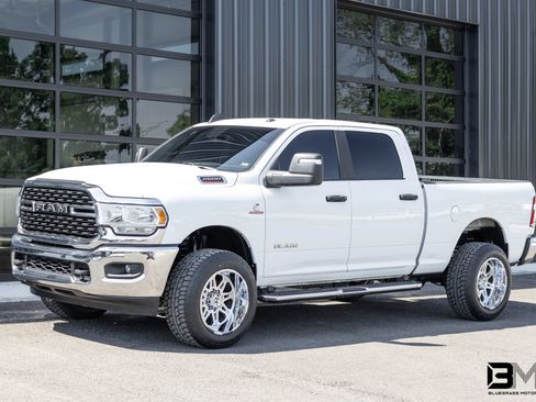 Used 2024 RAM 2500 Big Horn AWD/4WD image 2