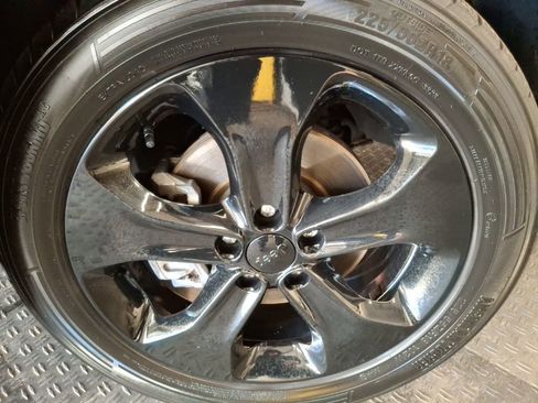 Used 2020 Jeep Compass Latitude image 4