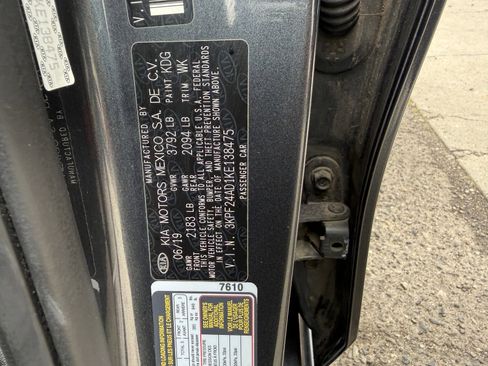 Used 2019 Kia Forte LXS image 17