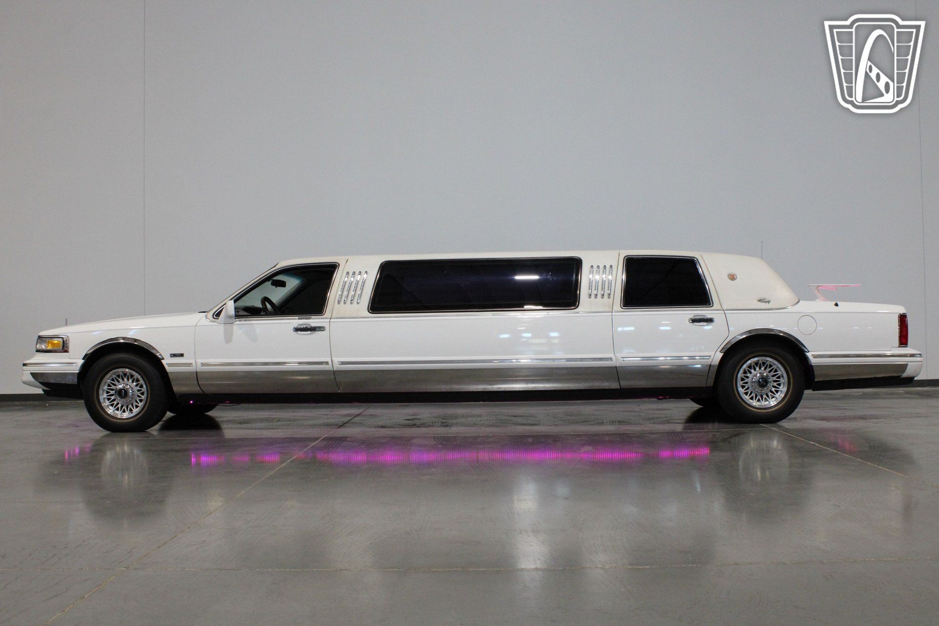 Used 1996 Lincoln Town Car Executive RWD image 32