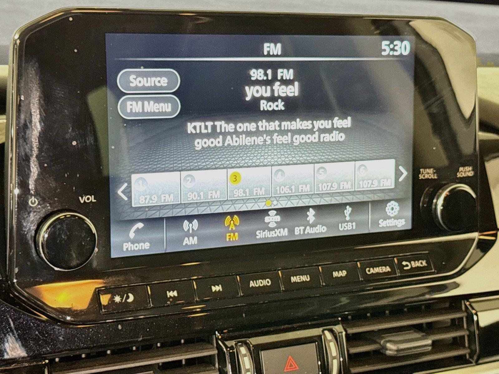 Used 2025 Nissan Pathfinder SL FWD image 13
