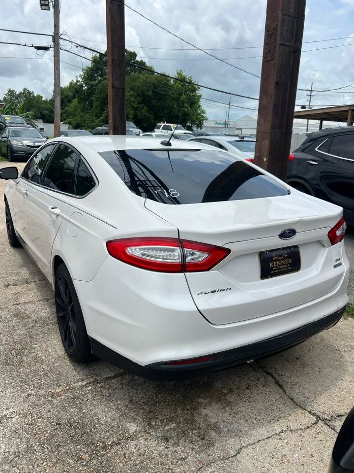 Used 2015 Ford Fusion SE w/ Equipment Group 202A FWD image 5
