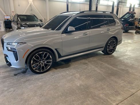 Certified 2025 BMW X7 xDrive40i w/ M Sport Package image 1