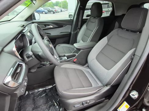 Used 2023 Chevrolet TrailBlazer LT FWD image 10