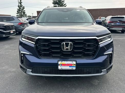 New 2025 Honda Pilot Touring image 8