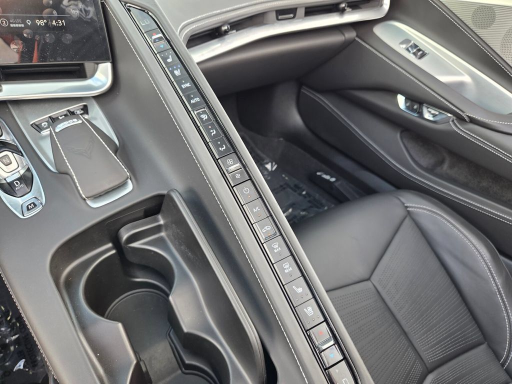 Used 2022 Chevrolet Corvette Stingray Premium Conv w/ Z51 Performance Package RWD image 25