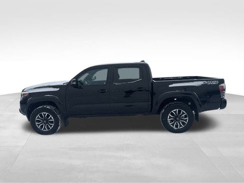 Used 2023 Toyota Tacoma TRD Sport image 2