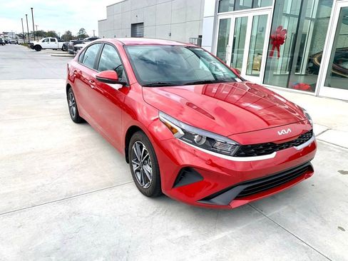 Used 2024 Kia Forte LXS w/ LXS Technology Package image 4