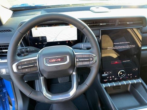 New 2025 GMC Terrain Elevation image 16