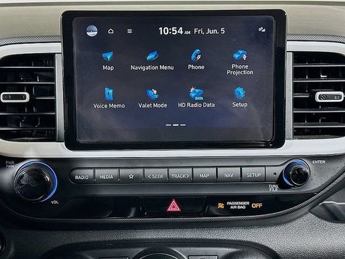 Used 2023 Hyundai Venue Limited FWD image 14
