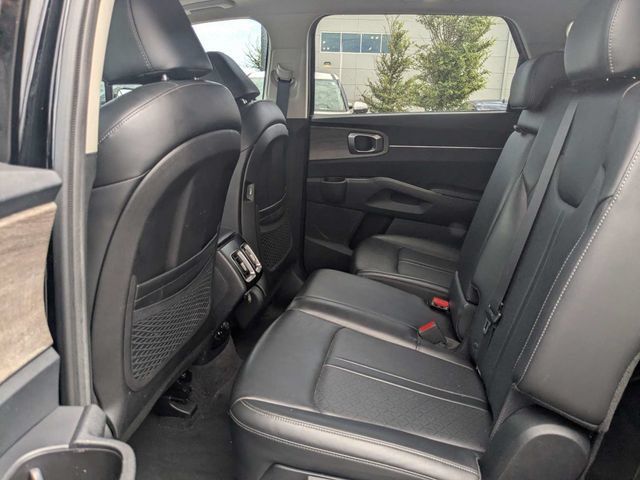 Used 2023 Kia Sorento S w/ Panoramic Sunroof Package AWD/4WD image 12
