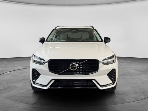 Used 2023 Volvo XC60 B5 Plus w/ Climate Package AWD/4WD image 11