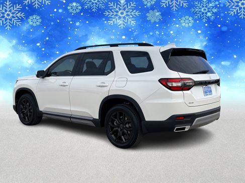 New 2025 Honda Pilot Touring image 4