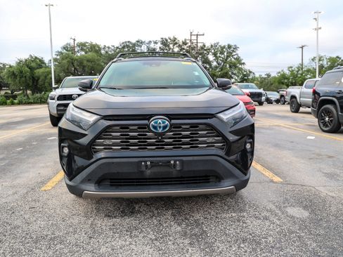 Used 2022 Toyota RAV4 Limited AWD/4WD image 4
