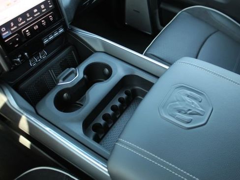 New 2026 RAM 2500 Laramie AWD/4WD image 27