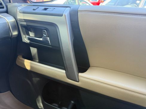 Used 2015 Toyota 4Runner SR5 AWD/4WD image 16