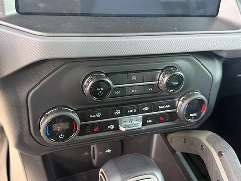 Used 2024 Ford Bronco Everglades AWD/4WD image 9