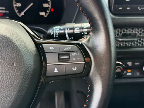 Used 2025 Honda HR-V Sport image 17