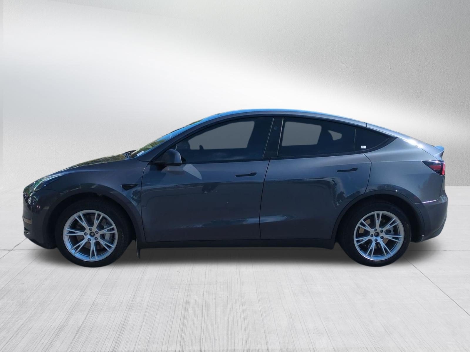 Used 2023 Tesla Model Y Long Range AWD/4WD image 2