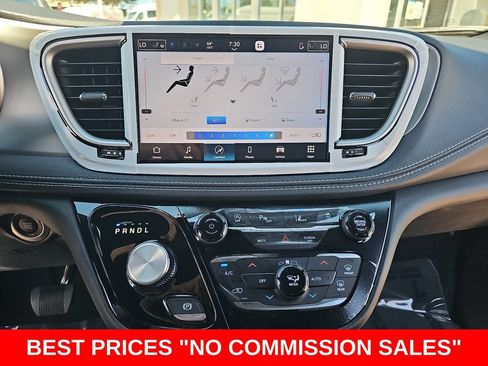 New 2027 Chrysler Pacifica Select FWD image 21