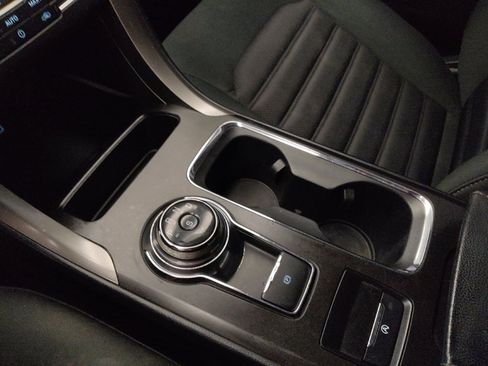 Used 2018 Ford Fusion SE w/ Fusion SE Technology Package FWD image 26