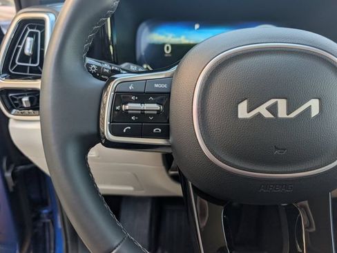 Used 2023 Kia Sorento SX AWD/4WD image 13