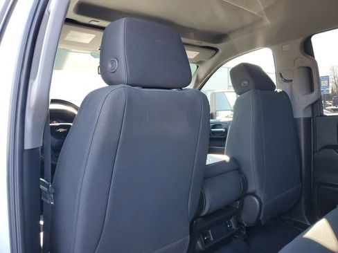 Used 2022 Chevrolet Silverado 2500 Custom w/ Custom Value Package image 15