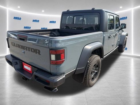 Used 2024 Jeep Gladiator Sport AWD/4WD image 5