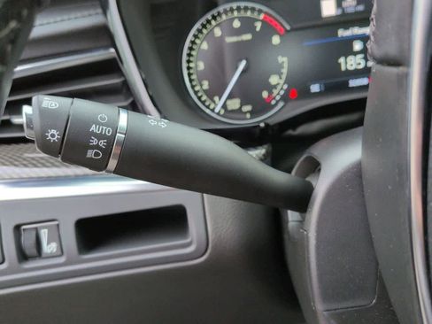 Certified 2023 Cadillac XT5 Sportv image 28