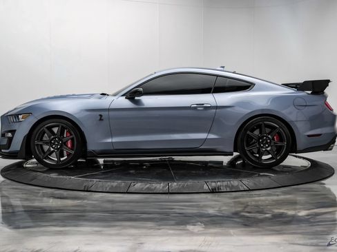 Used 2022 Ford Mustang Shelby GT500 w/ Carbon Fiber Track Pack RWD image 9