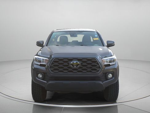 Used 2021 Toyota Tacoma TRD Off-Road AWD/4WD image 37