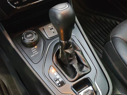 Used 2019 Jeep Cherokee High Altitude image 29