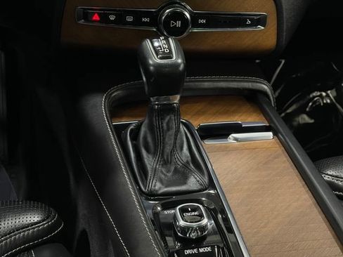 Used 2017 Volvo XC90 T6 Inscription w/ Vision Package image 29