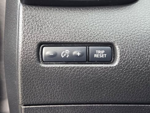 Used 2021 Nissan Rogue Sport SL w/ Premium Package image 20