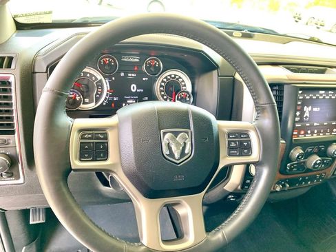 Used 2018 RAM 1500 Laramie w/ Convenience Group AWD/4WD image 30