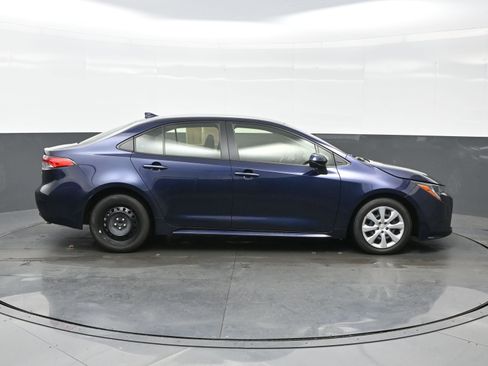 Used 2023 Toyota Corolla LE image 7