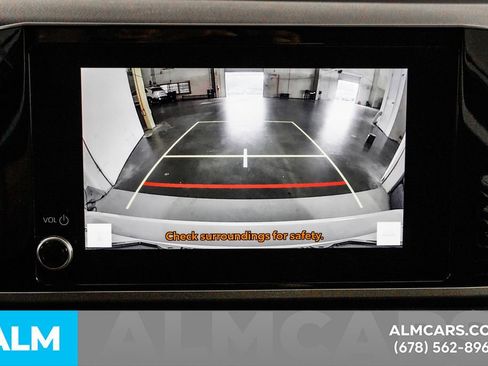 Used 2025 Toyota Camry SE image 33