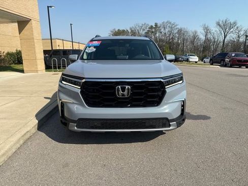 Used 2023 Honda Pilot Touring image 7