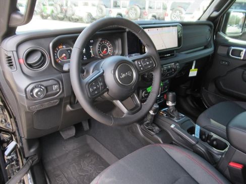 New 2026 Jeep Wrangler Unlimited Rubicon w/ Technology Group image 14